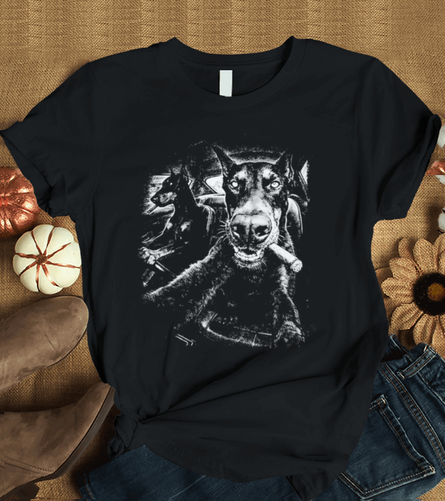 Doberman Dogs In Car Smoking Cigars Relaxing Retro Vibes T-Shirt
