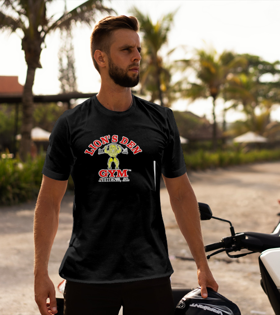 Lion's Den Gym Athens Alabama Fitness Center Weightlifting Lion T-Shirt
