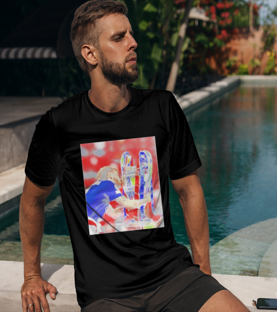 Khvicha Kvaratskhelia PSG UEFA Champions League Trophy Celebration T-Shirt