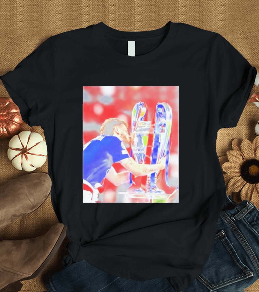 Khvicha Kvaratskhelia PSG UEFA Champions League Trophy Celebration T-Shirt