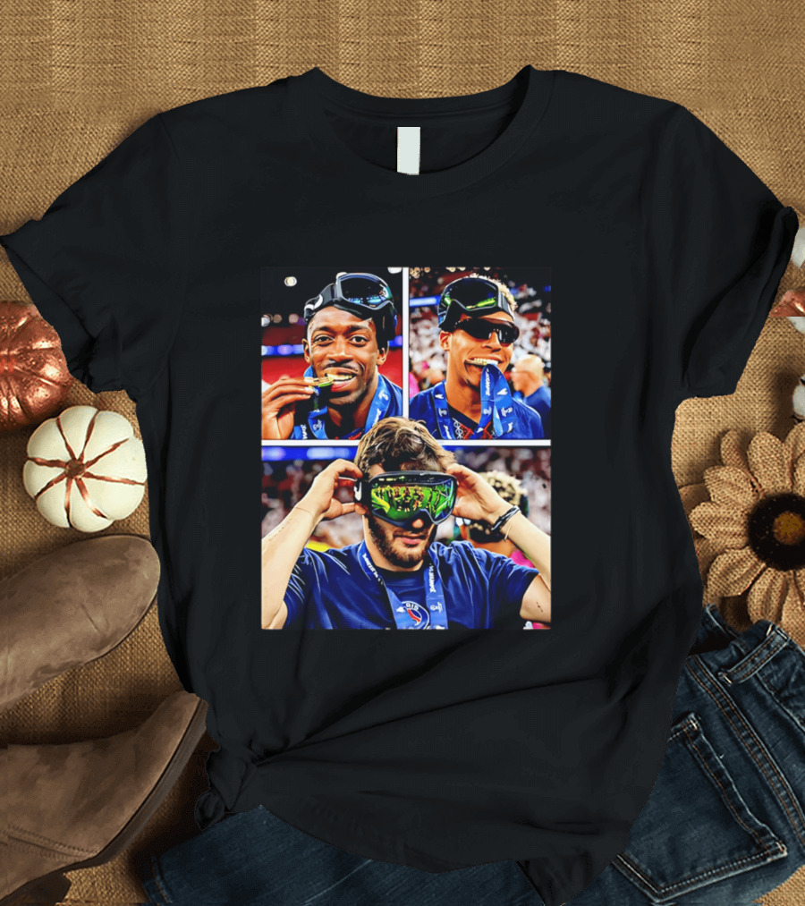 Paris Saint Germain Champions Celebration With Medals And Goggles T-Shirt