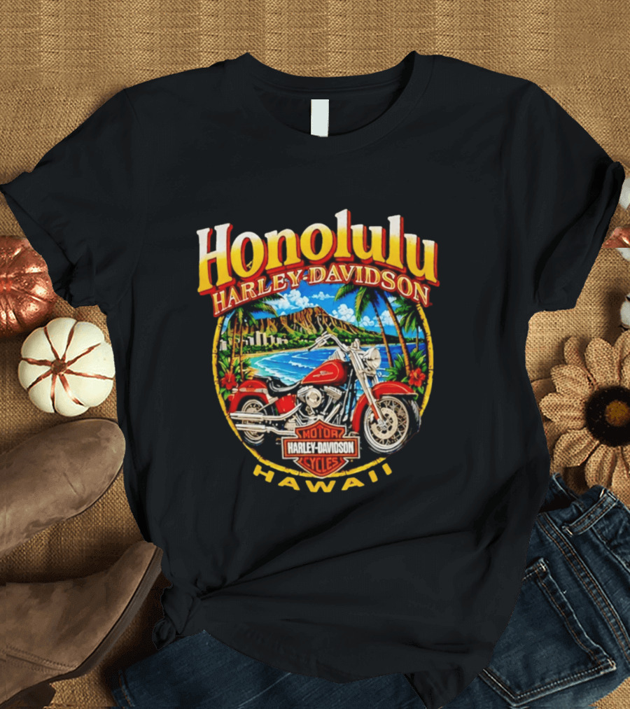 Honolulu Hawaii Harley Davidson Motorcycles Scenic Beach And Red Bike T-Shirt