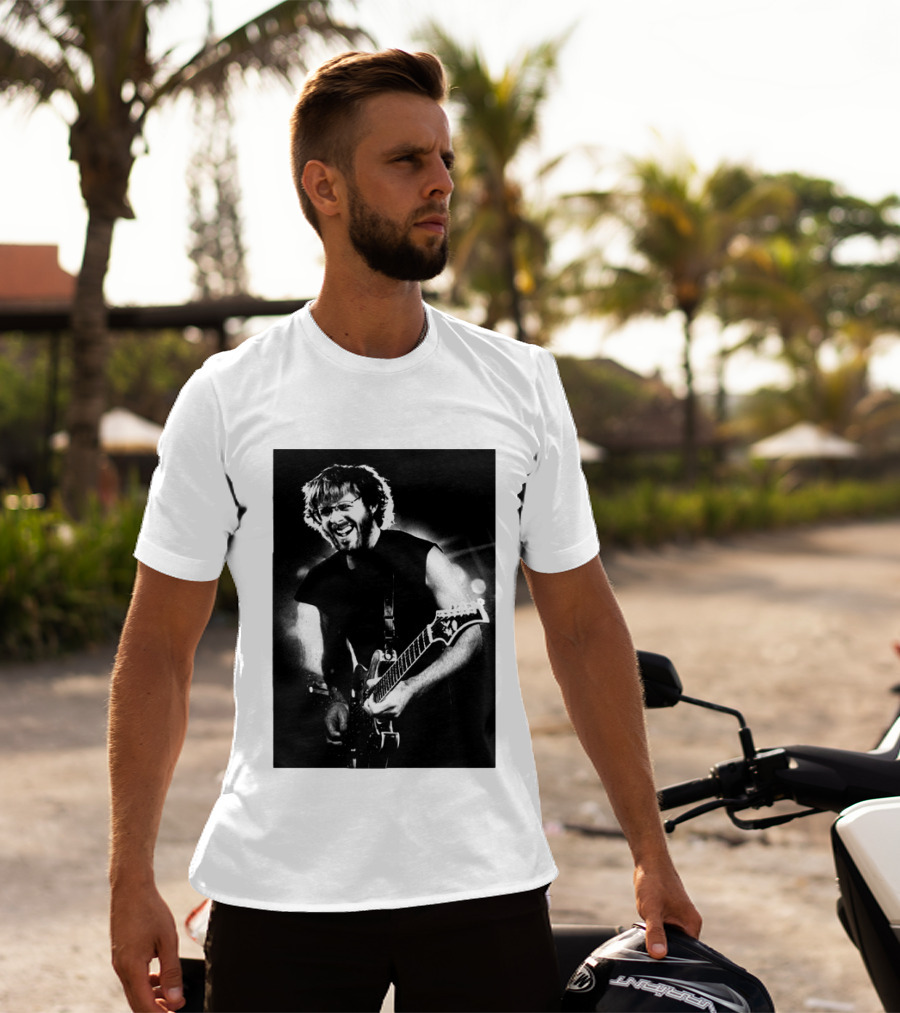 Phish Trey Anastasio Iconic Live Performance Guitarist Black And White Image T-Shirt