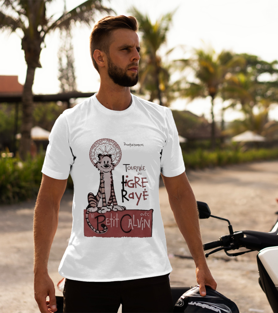Tournée Du Tigre Raye Le Petit Calvin Avec Hobbes T-Shirt