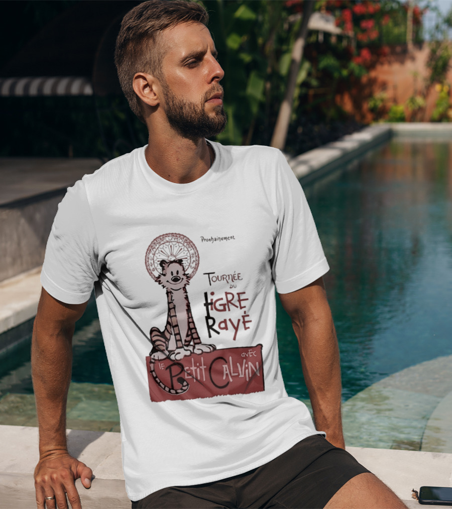 Tournée Du Tigre Raye Le Petit Calvin Avec Hobbes T-Shirt