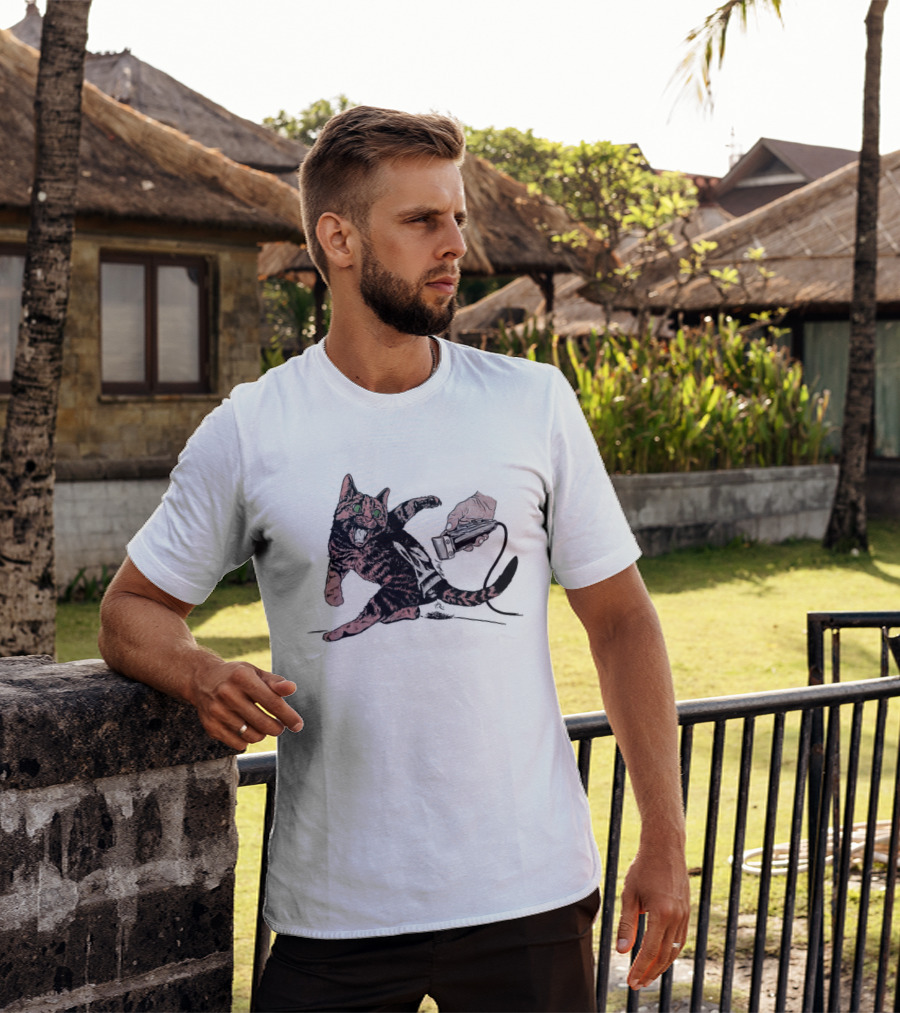Shaving Cat Crazy Tabby Pet Grooming Clipper Reaction T-Shirt