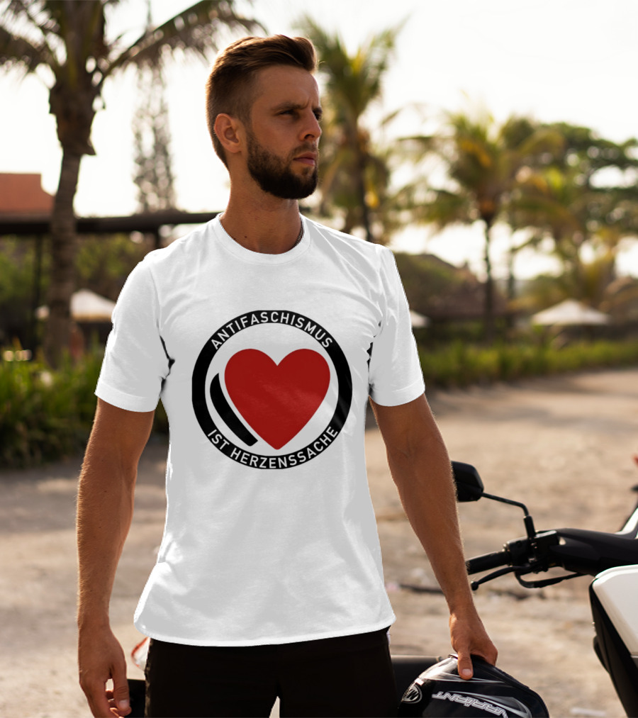 Antifaschismus Ist Herzenssache Symbol Rotes Herz Antifa T-Shirt