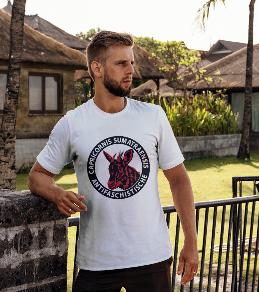 Capricornis Sumatraensis Antifaschistische Red Goat T-Shirt