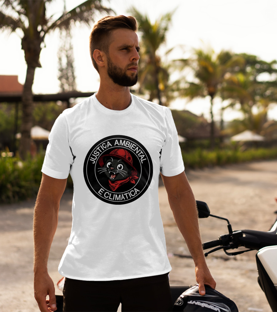 Justiça Ambiental E Climática Black Cat In Red Helmet And Bandana T-Shirt