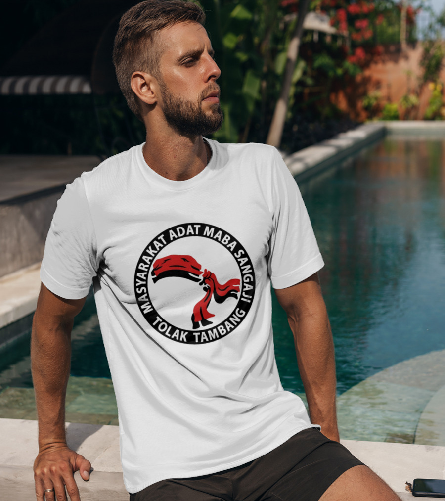 Masyarakat Adat Maba Sangaji Tolak Tambang Red Scarf T-Shirt