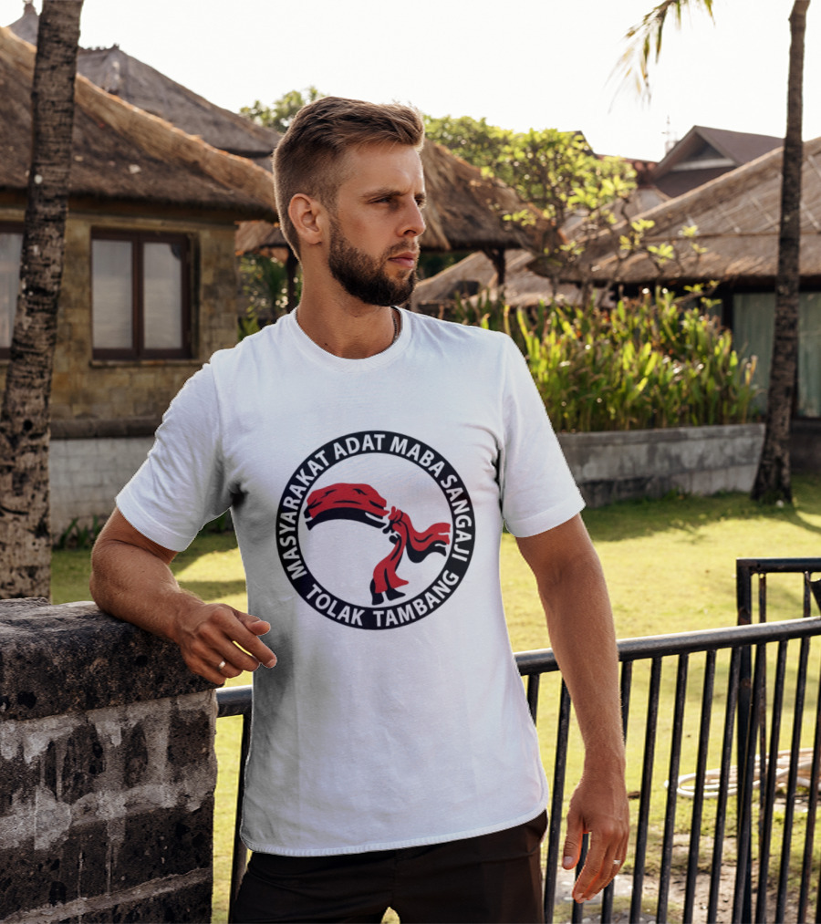 Masyarakat Adat Maba Sangaji Tolak Tambang Red Scarf T-Shirt