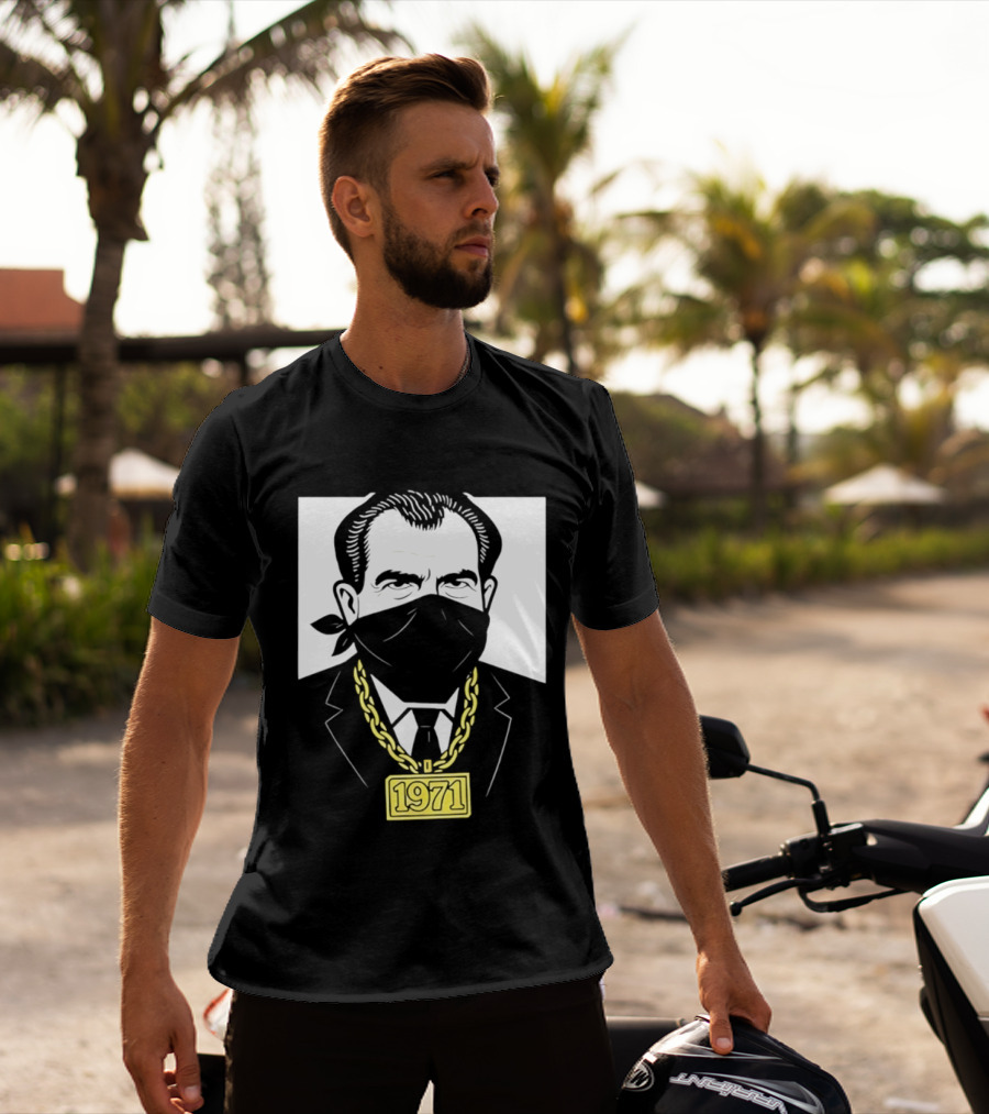 Richard Nixon 1971 Bandana Gold Chain T-Shirt
