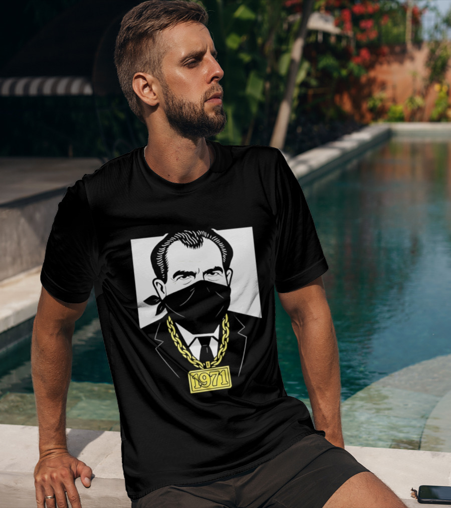 Richard Nixon 1971 Bandana Gold Chain T-Shirt
