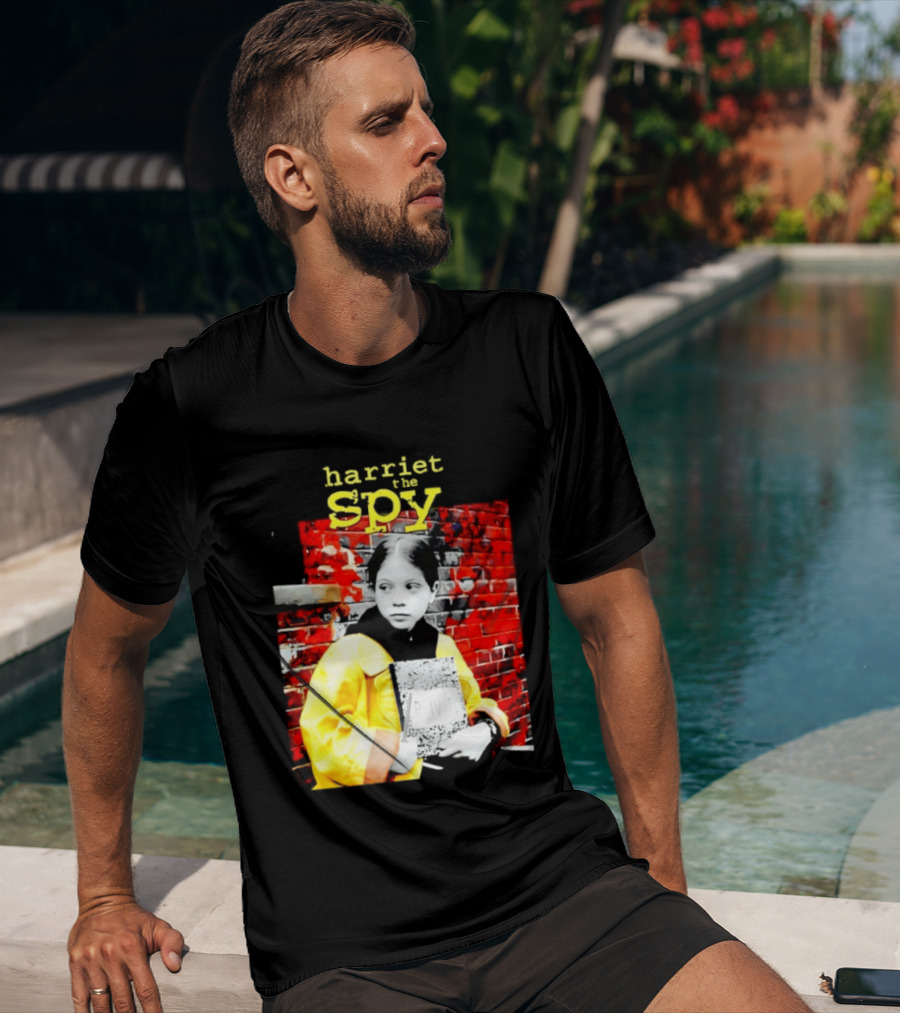 Harriet The Spy Michelle Trachtenberg Classic Yellow Raincoat Notepad T-Shirt