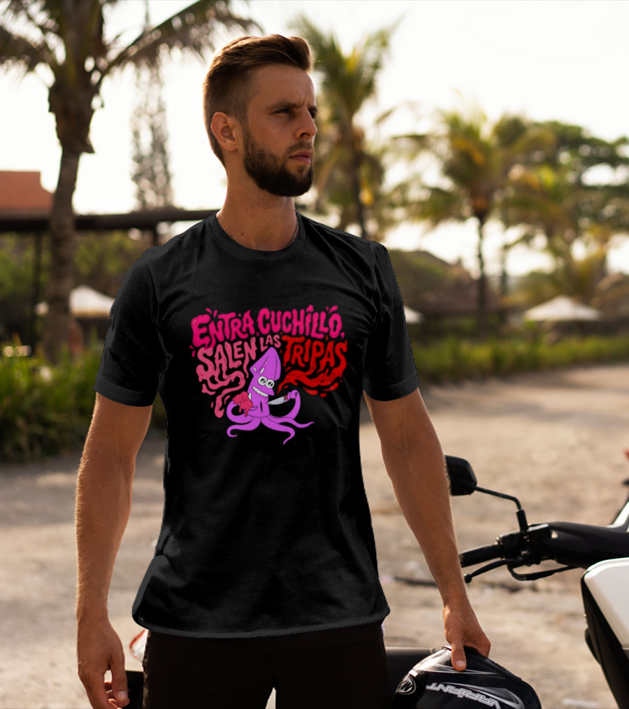Entra Cuchillo Salen Las Tripas Squid Cartoon Knife Fun T-Shirt