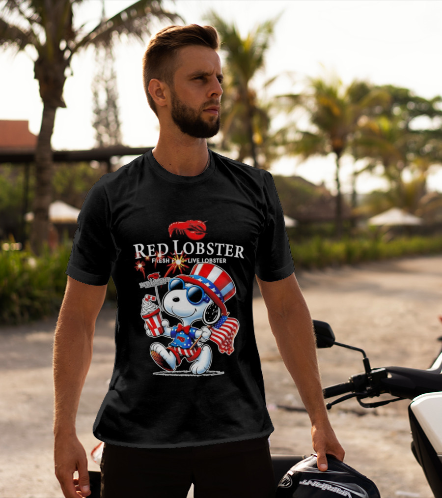 Snoopy Red Lobster Fresh Live Lobster America 1776 2026 250th Anniversary T-Shirt