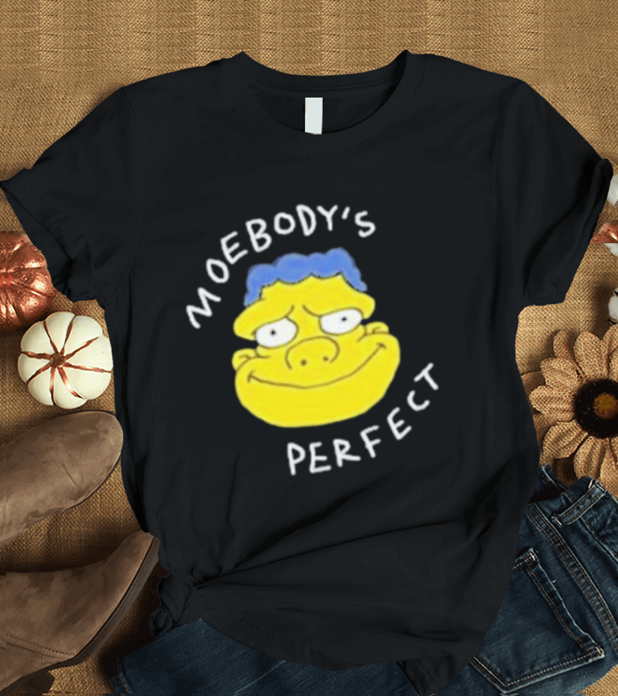 Moebody's Perfect Yellow Cartoon Face With Blue Hair Smirk T-Shirt