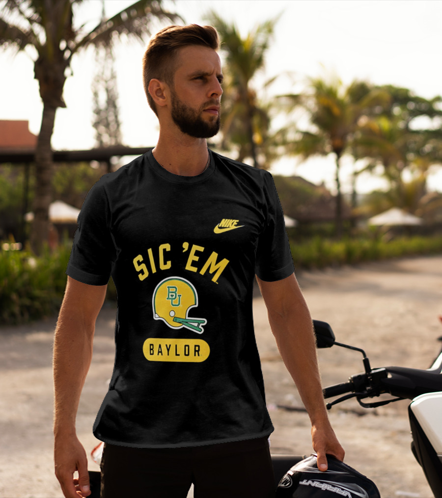Nike Sic 'Em Baylor Football Helmet BU T-Shirt