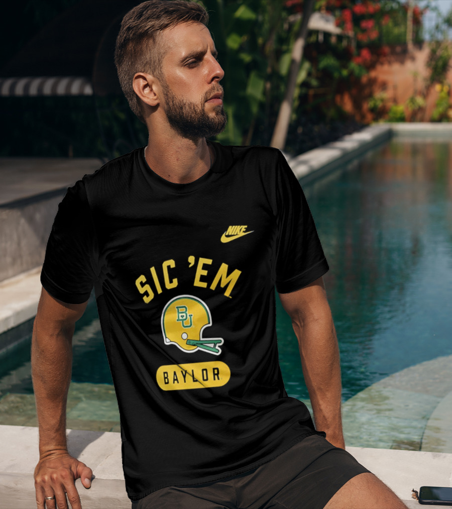 Nike Sic 'Em Baylor Football Helmet BU T-Shirt