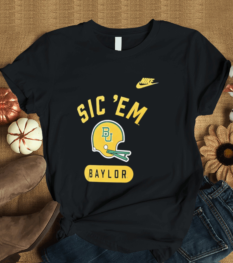 Nike Sic 'Em Baylor Football Helmet BU T-Shirt