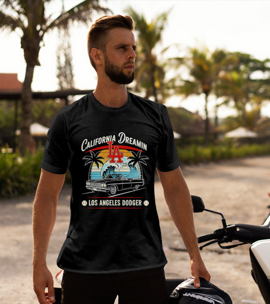 California Dreamin LA Los Angeles Dodger Vintage Car Surf Palms Sunset Waves T-Shirt