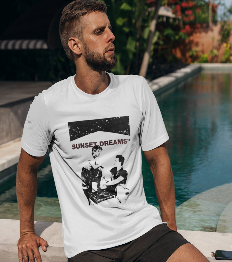 SUNSET DREAMS Streetwear T-Shirt