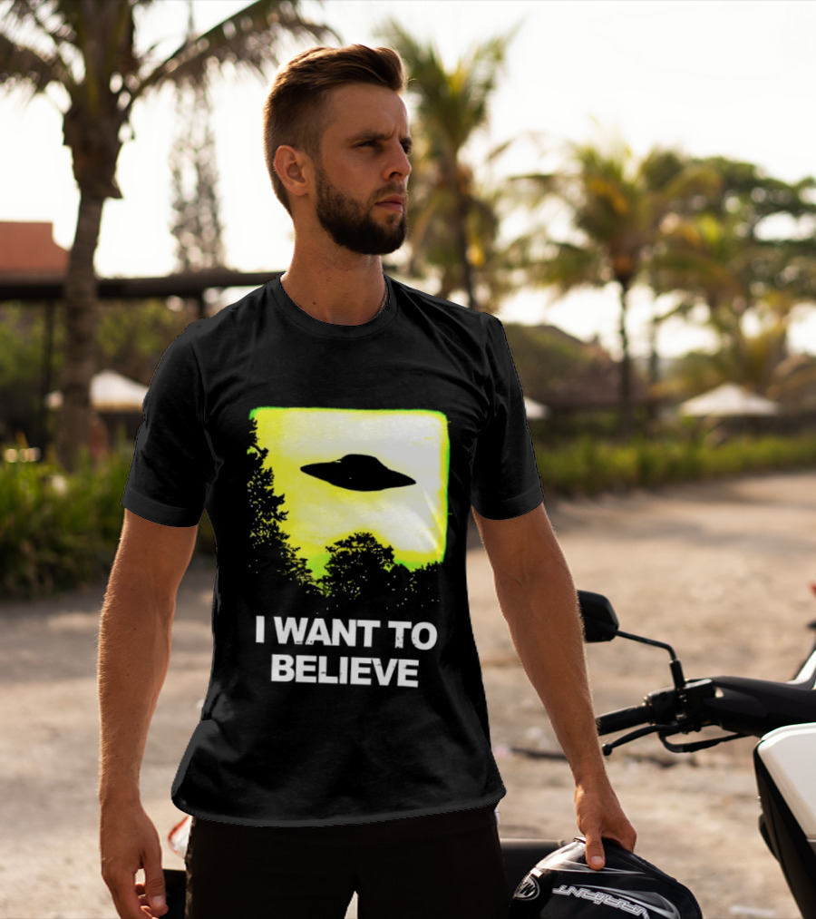 Alien I Want To Believe UFO Silhouette Paranormal Activity The Truth Is Out There T-Shirt