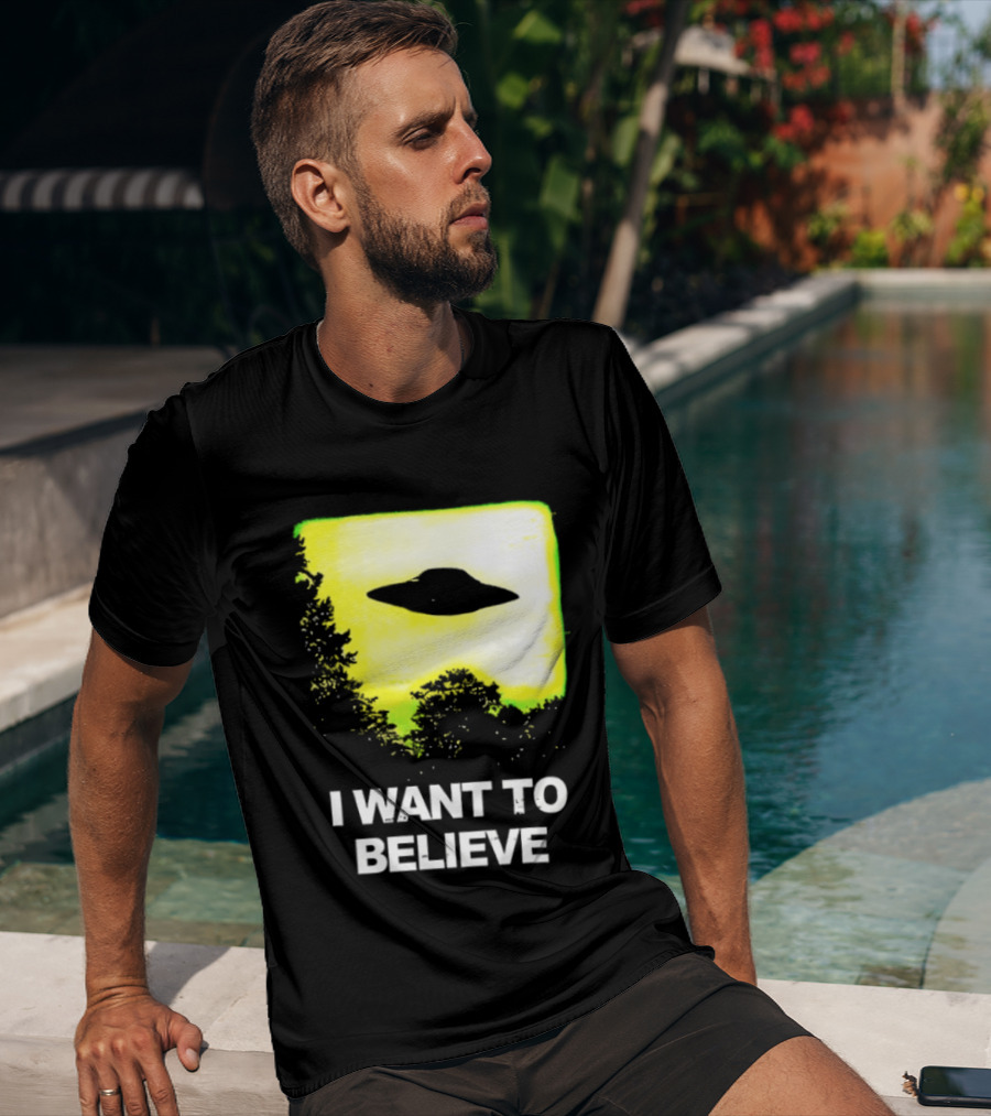 Alien I Want To Believe UFO Silhouette Paranormal Activity The Truth Is Out There T-Shirt