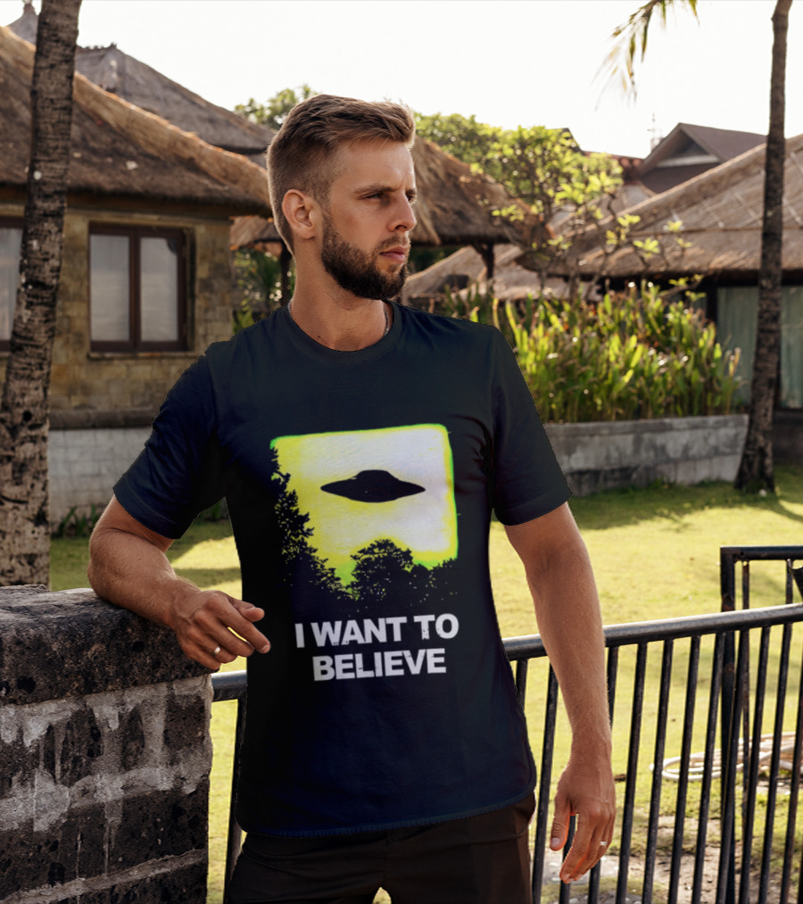 Alien I Want To Believe UFO Silhouette Paranormal Activity The Truth Is Out There T-Shirt