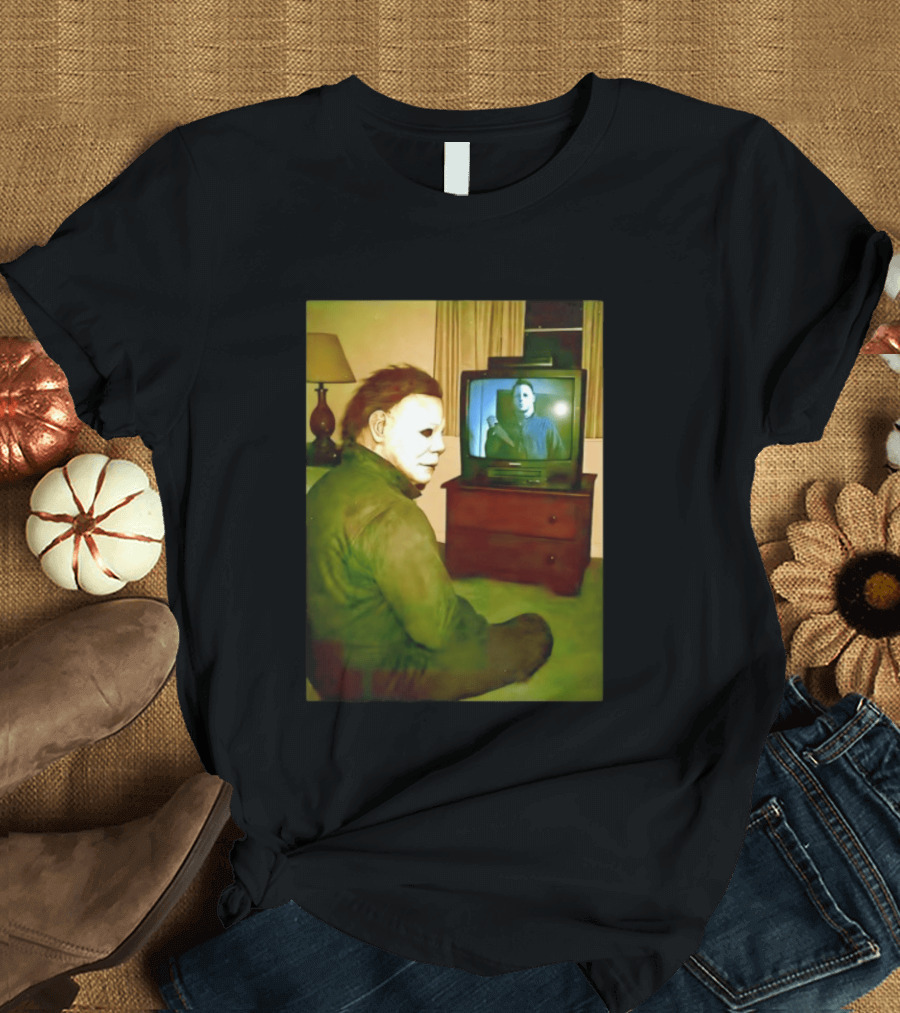Michael Myers Ing Himself On TV Halloween Scene T-Shirt