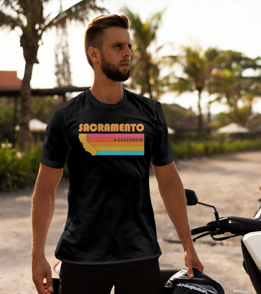 Sacramento California Retro Map Souvenir T-Shirt