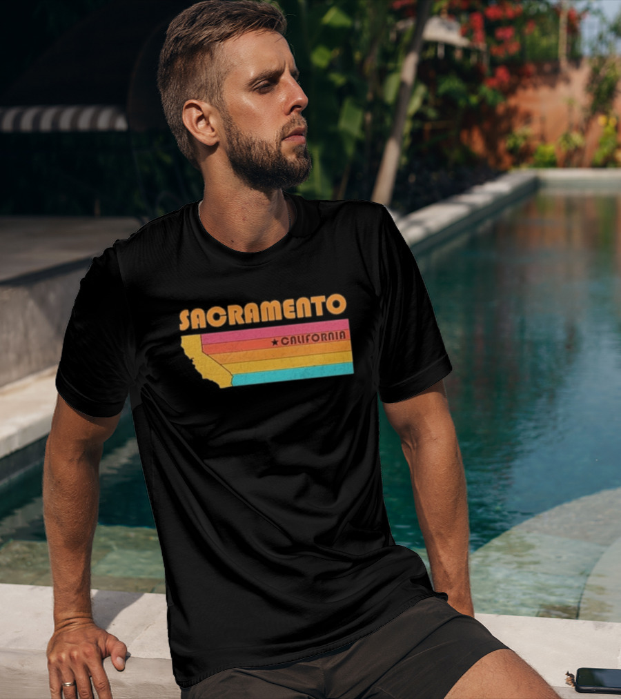 Sacramento California Retro Map Souvenir T-Shirt