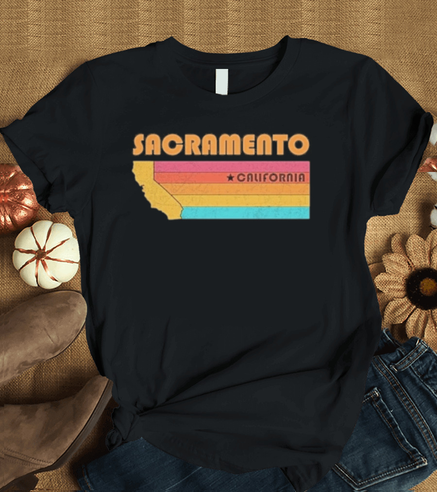 Sacramento California Retro Map Souvenir T-Shirt