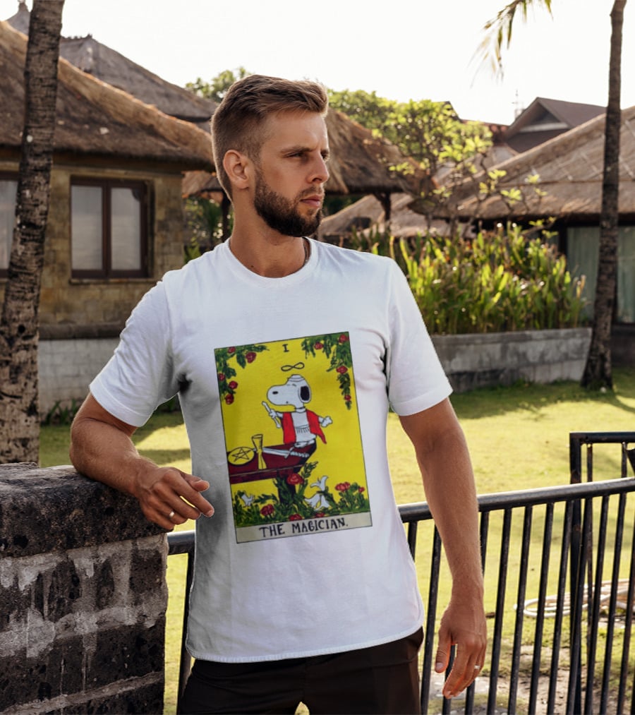 Snoopy Peanuts The Magician Tarot Card T-Shirt