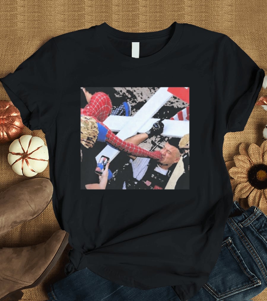 Minneapolis Spiderman Punching Police Protest Scene T-Shirt