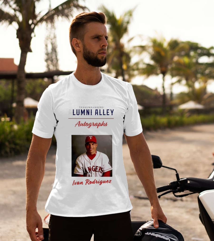 Texas Rangers Alumni Alley Ivan Rodriguez Autographs T-Shirt