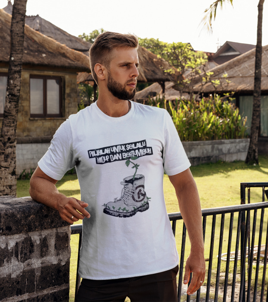 Pilihlah Untuk Selalu Hidup Dan Bertumbuh Tanaman Dalam Boot T-Shirt