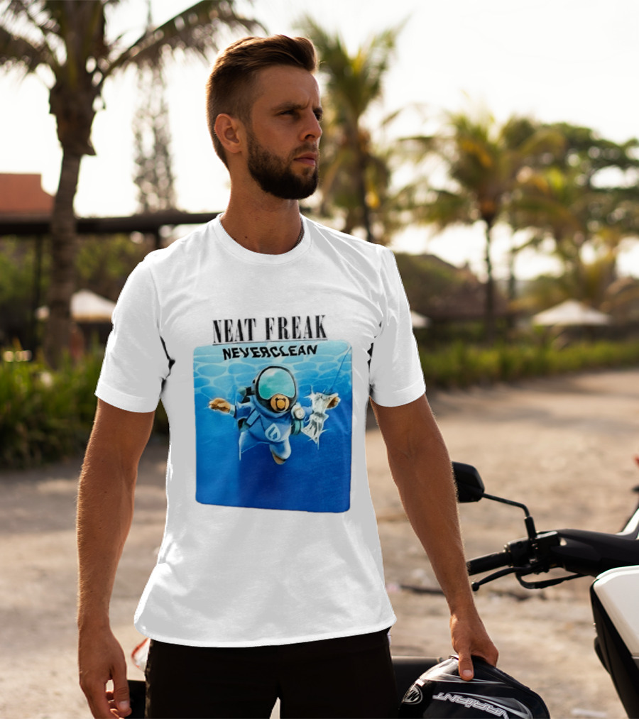 Neat Freak Neverclean Diver Catching Litter T-Shirt
