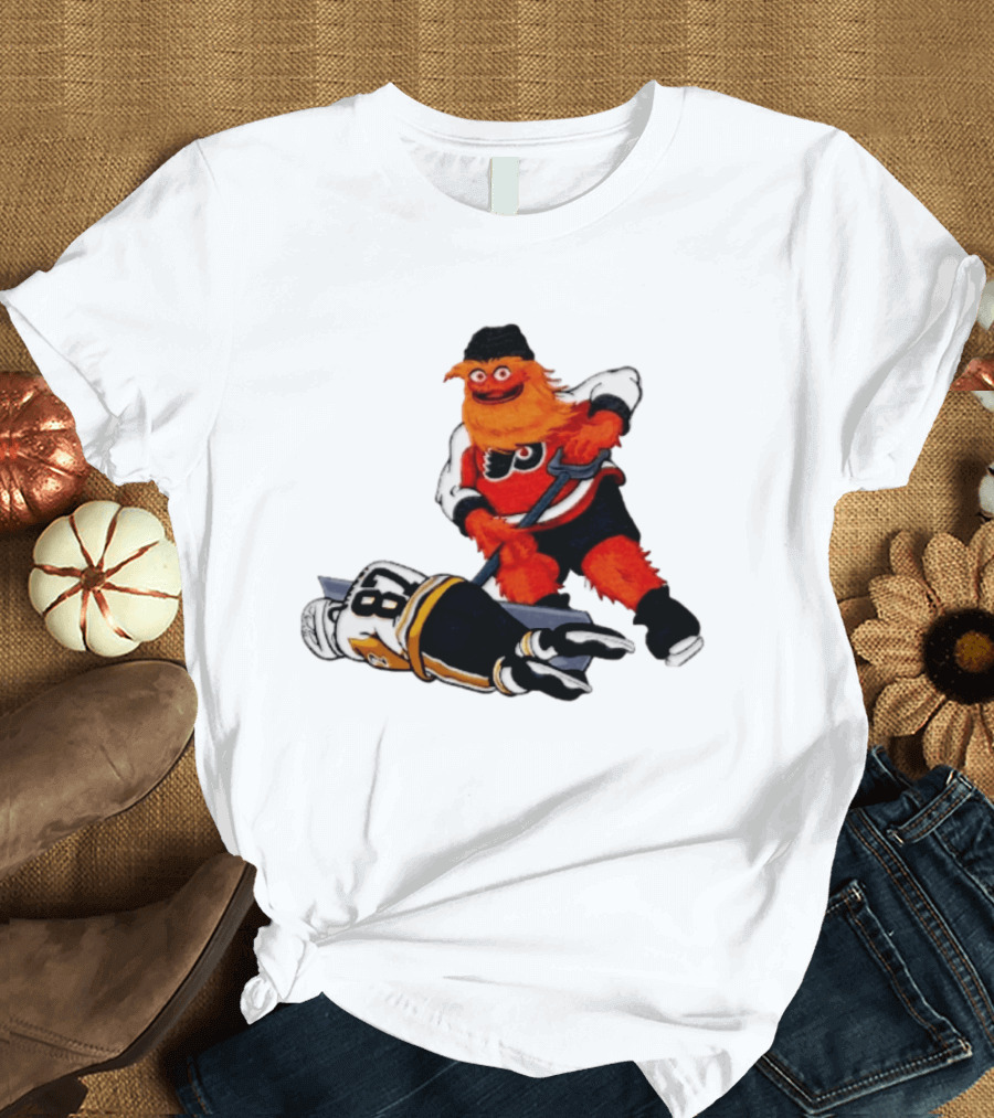 Philadelphia Flyers Gritty Shovelin' Cartoon With Hockey Rivalry Scene T-Shirt