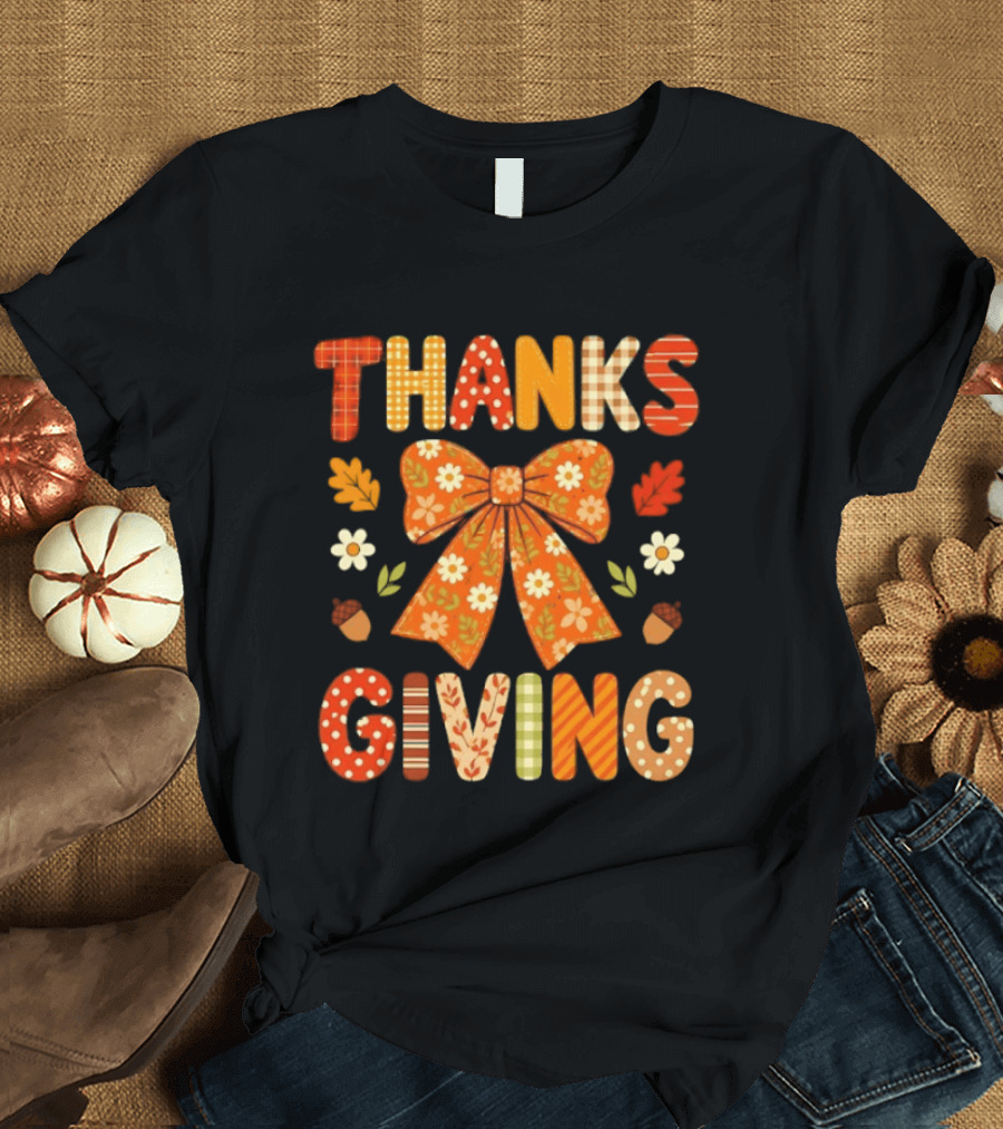 Thanksgiving Floral Bow With Autumn Acorns And Leaves T-Shirt