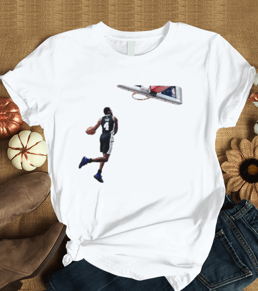 DeAaron Fox Dunk Action Sacramento Kings Basketball NBA T-Shirt