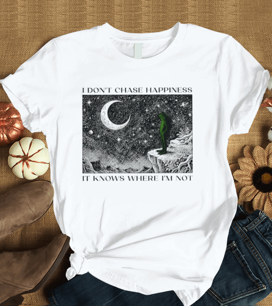 I Don't Chase Happiness It Knows Where I'm Not Frog Moonlit Starry Night T-Shirt