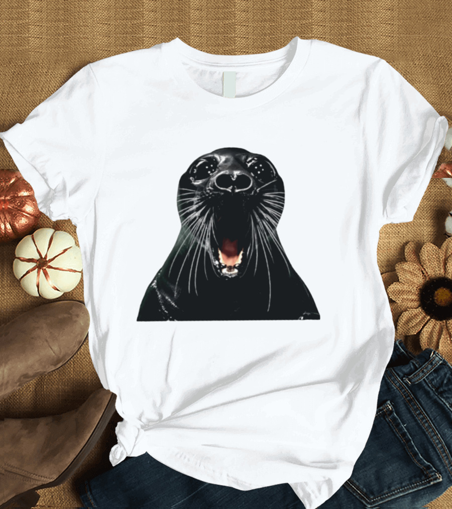 Screaming Black Seal Meme Hilarious Animal Expression T-Shirt