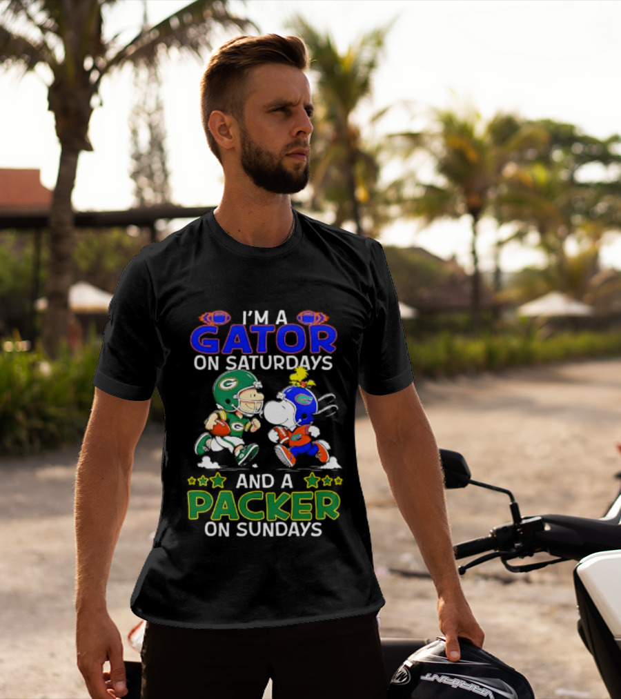 I'm A Gator On Saturdays And A Packer On Sundays Peanuts Football Charlie Brown Snoopy T-Shirt