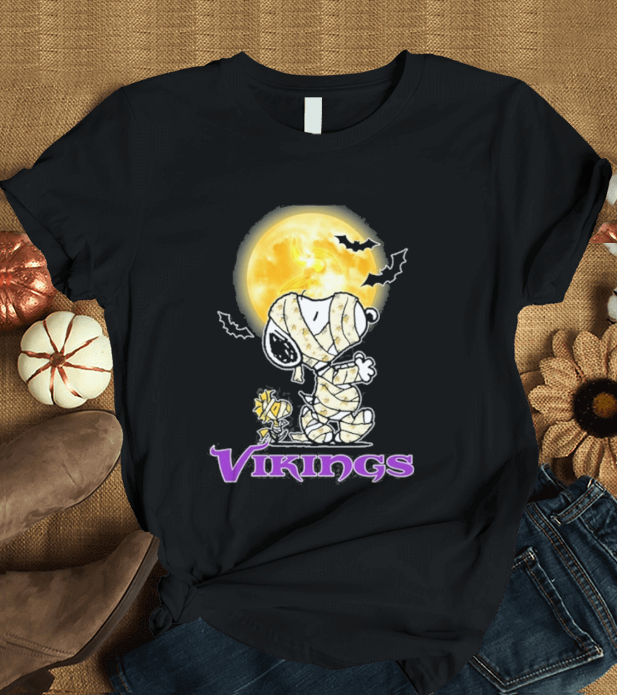 Minnesota Vikings Snoopy Halloween Moon 2026 Holiday T-Shirt