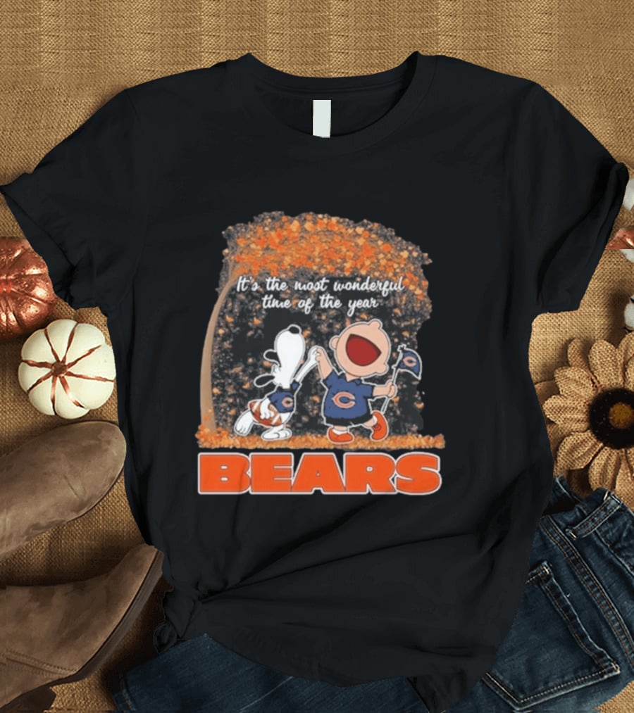Chicago Bears Snoopy Charlie Brown Dancing 2026 It's The Most Wonderful Time Of The Year T-Shirt