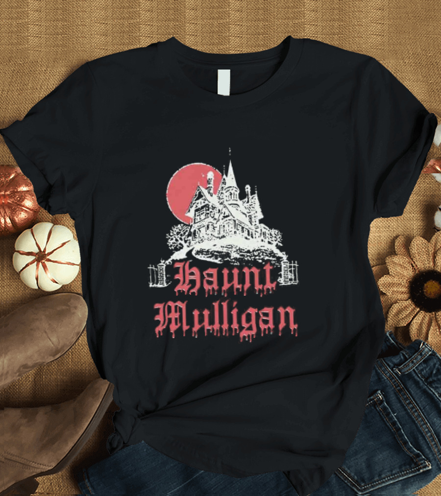 Hot Mulligan Haunted House Halloween Castle 2026 T-Shirt