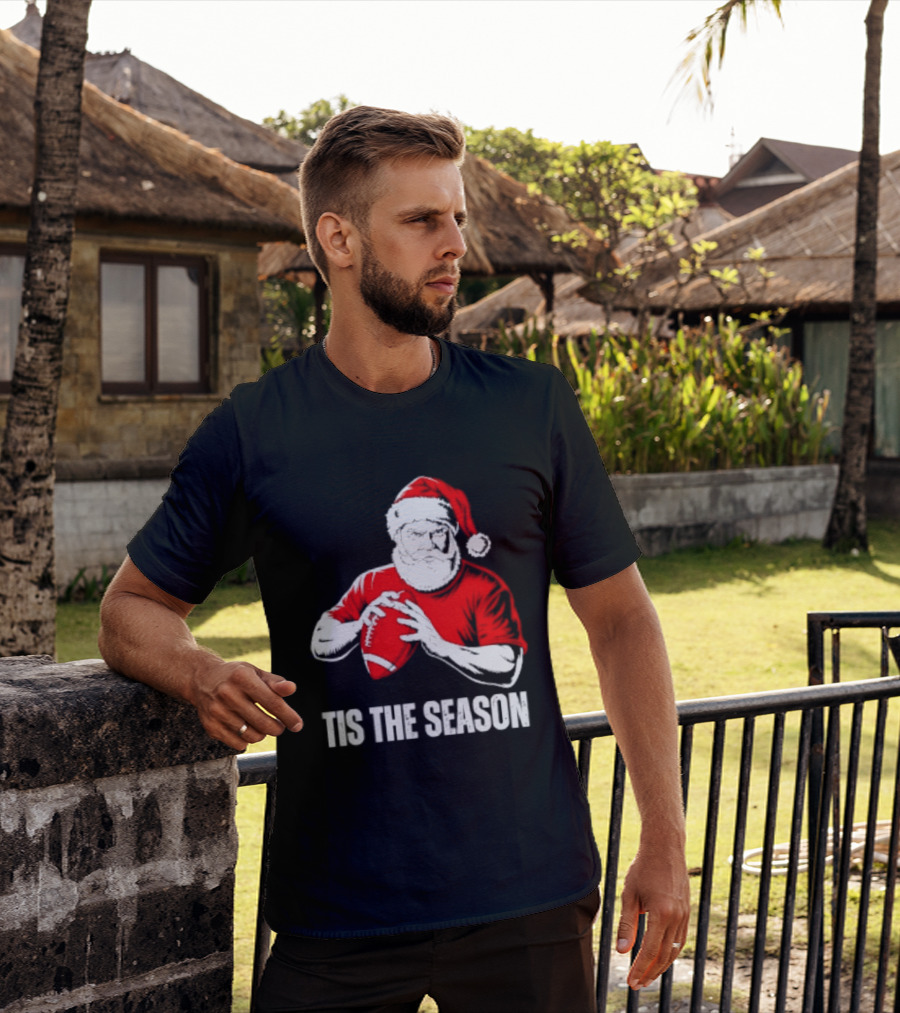 Santa Claus Playing Football Tis The Season Christmas 2026 T-Shirt
