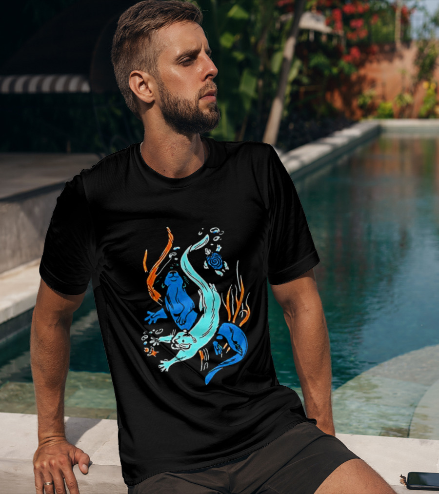 Swimming Otters Sea Life Ocean Nature Wildlife Playful Underwater Scene T-Shirt