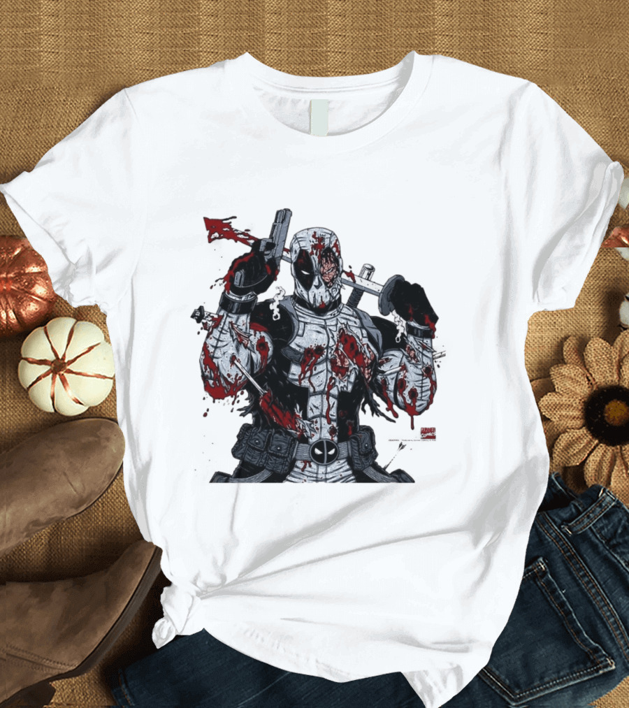 Deadpool Battle Damaged Bloody Swords Katana Gunner Comics Hero T-Shirt